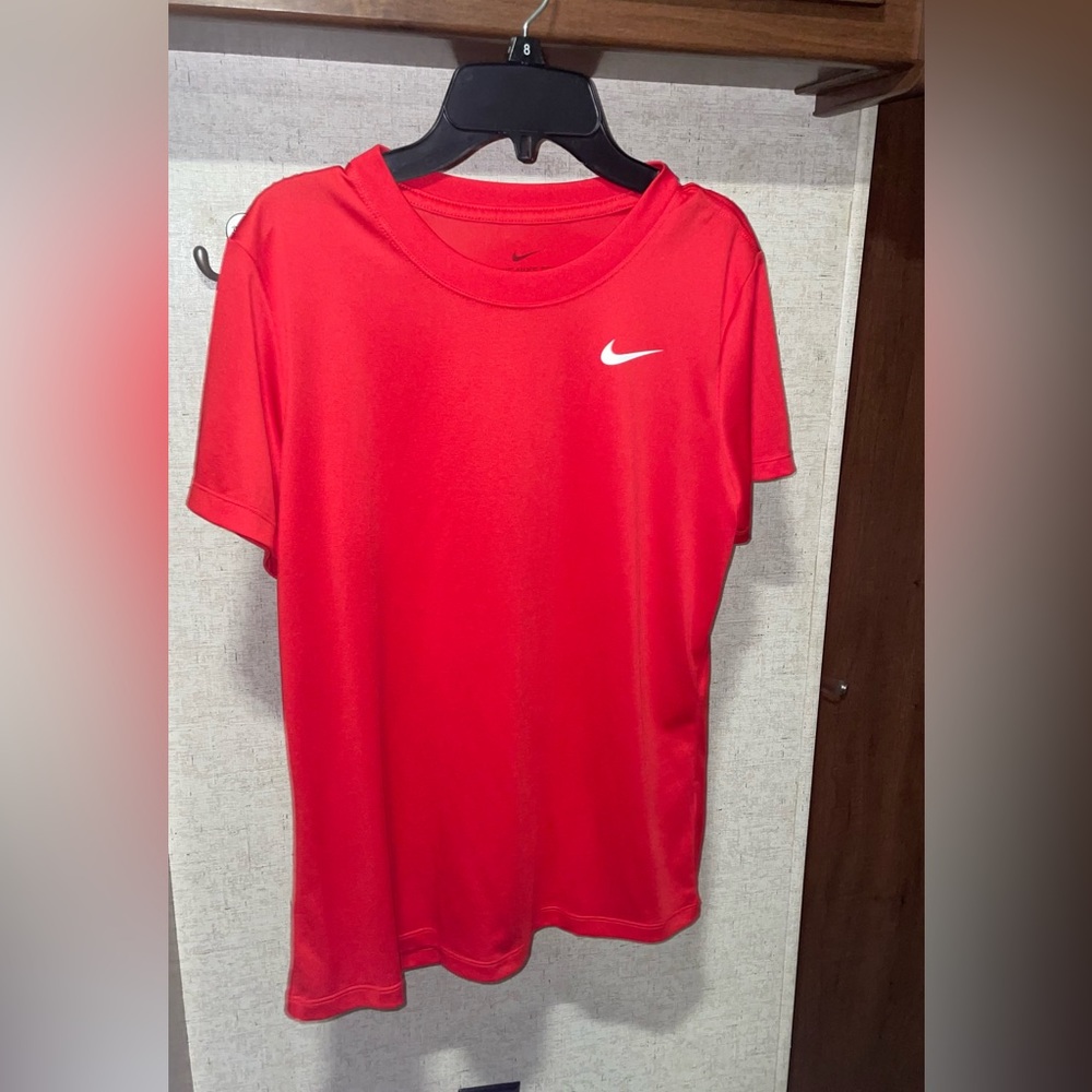 nike dri fit shirt, perfect condition. never worn
